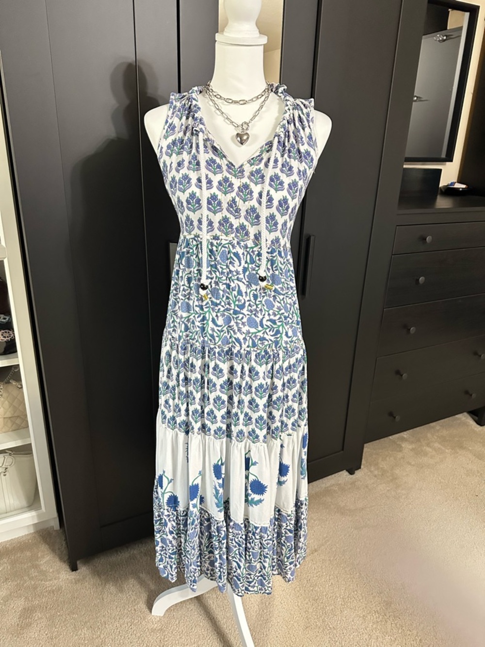 Chelsea & Theodore Dress Size M